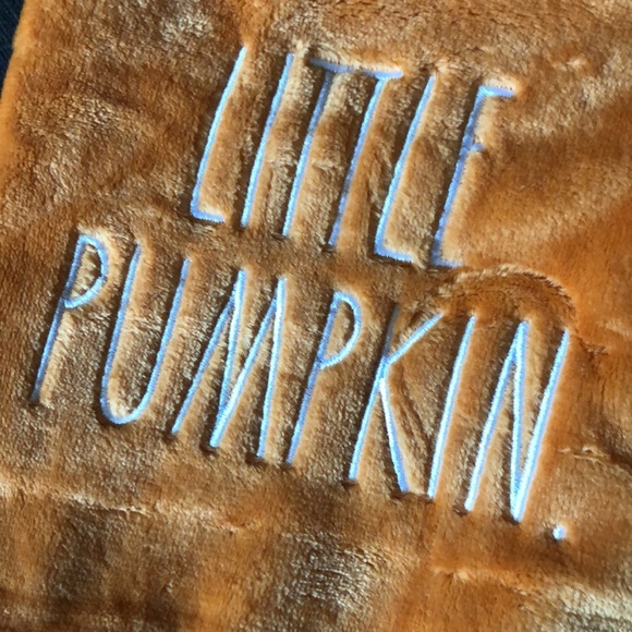 Rae Dunn LITTLE PUMPKIN Plush Baby Blanket - Picture 3 of 6